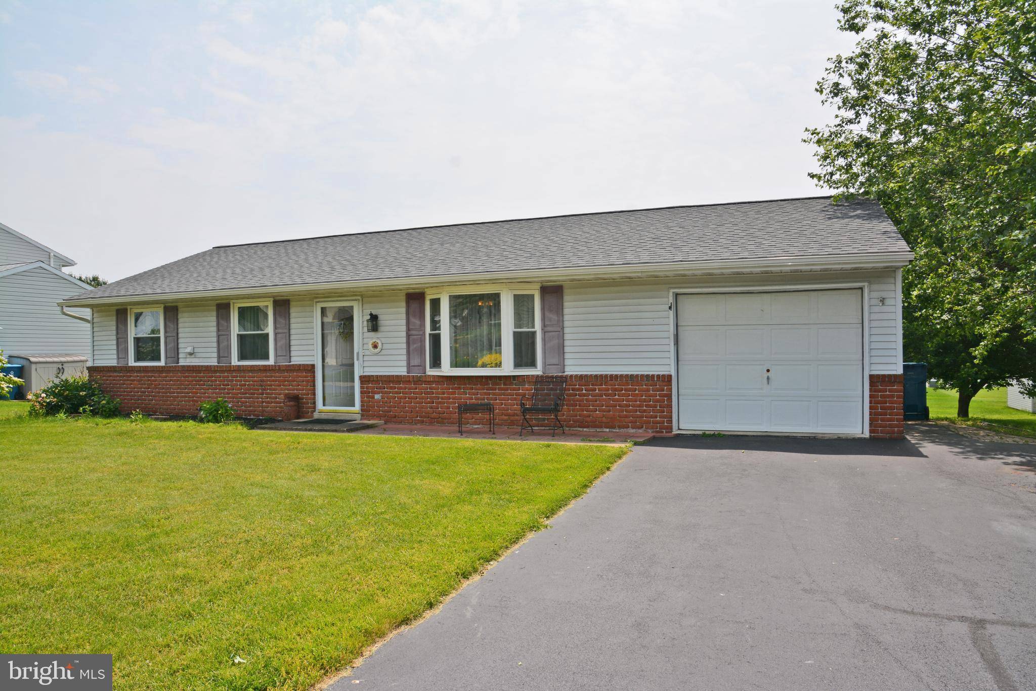 Lancaster, PA 17601,3190 THORNAPPLE DR