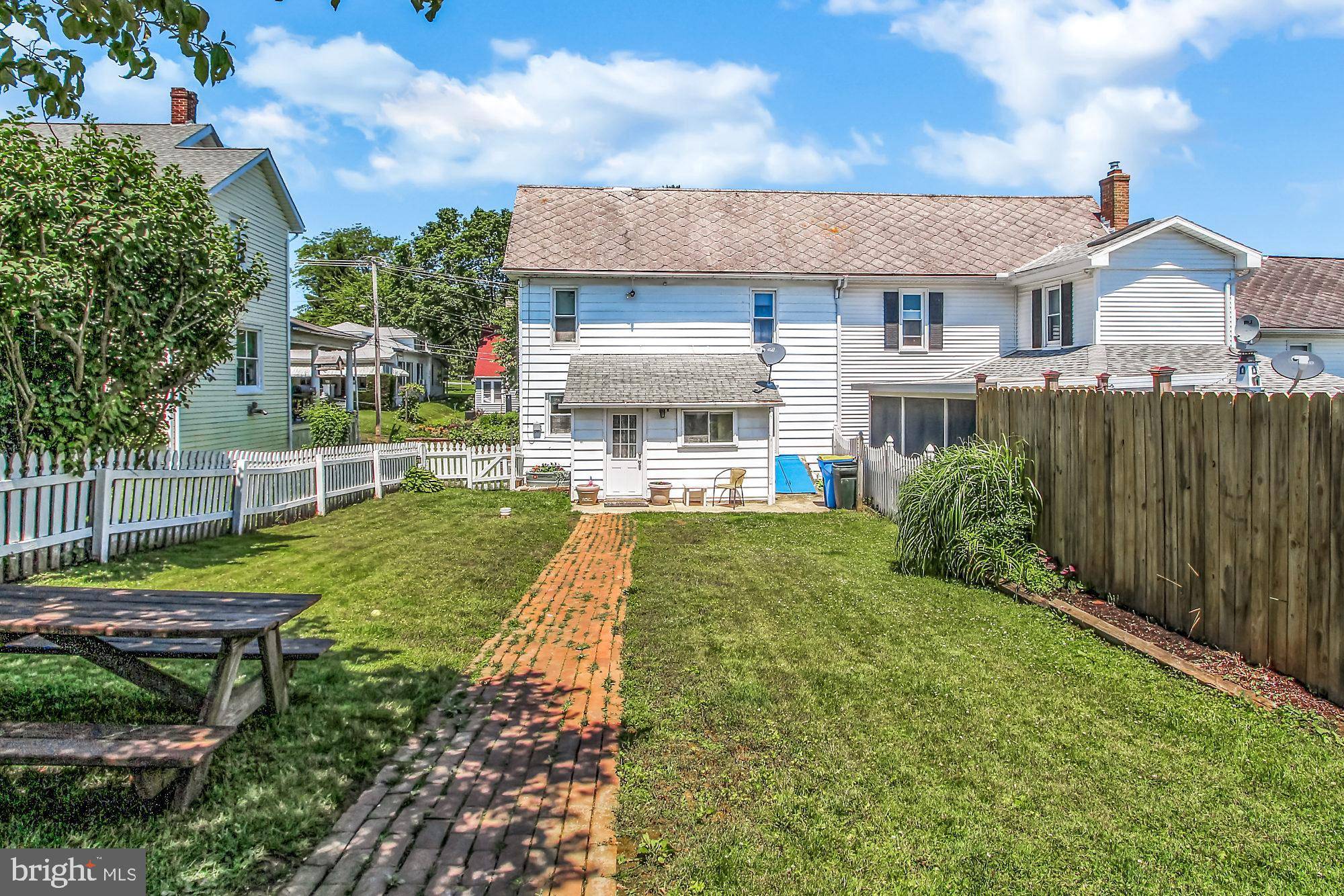 Wrightsville, PA 17368,10 E MAPLE ST