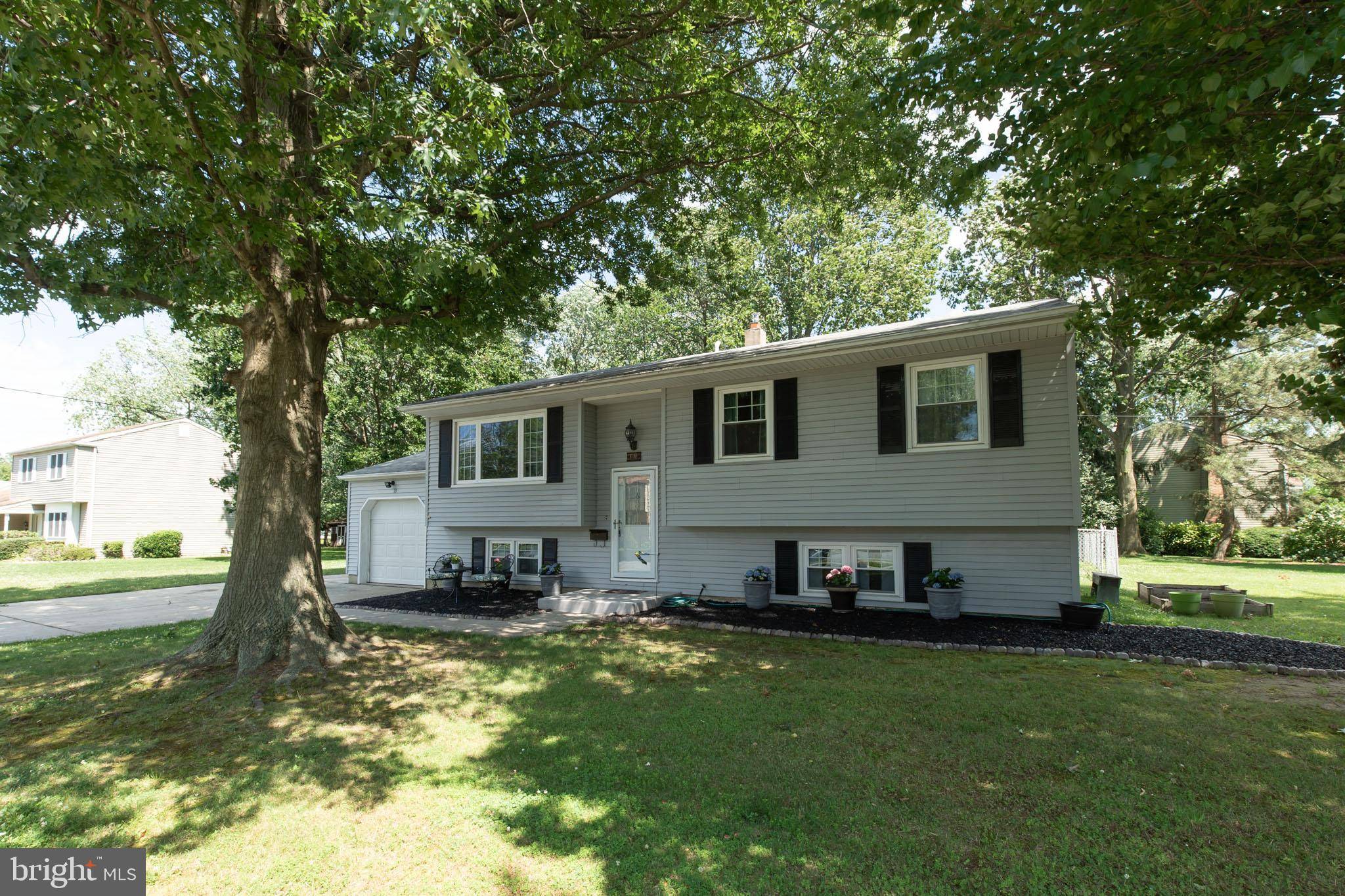 Pennsville, NJ 08070,13 MUSKET LN