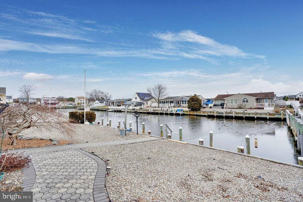 Lanoka Harbor, NJ 08734,411 PLEASANTVILLE CT