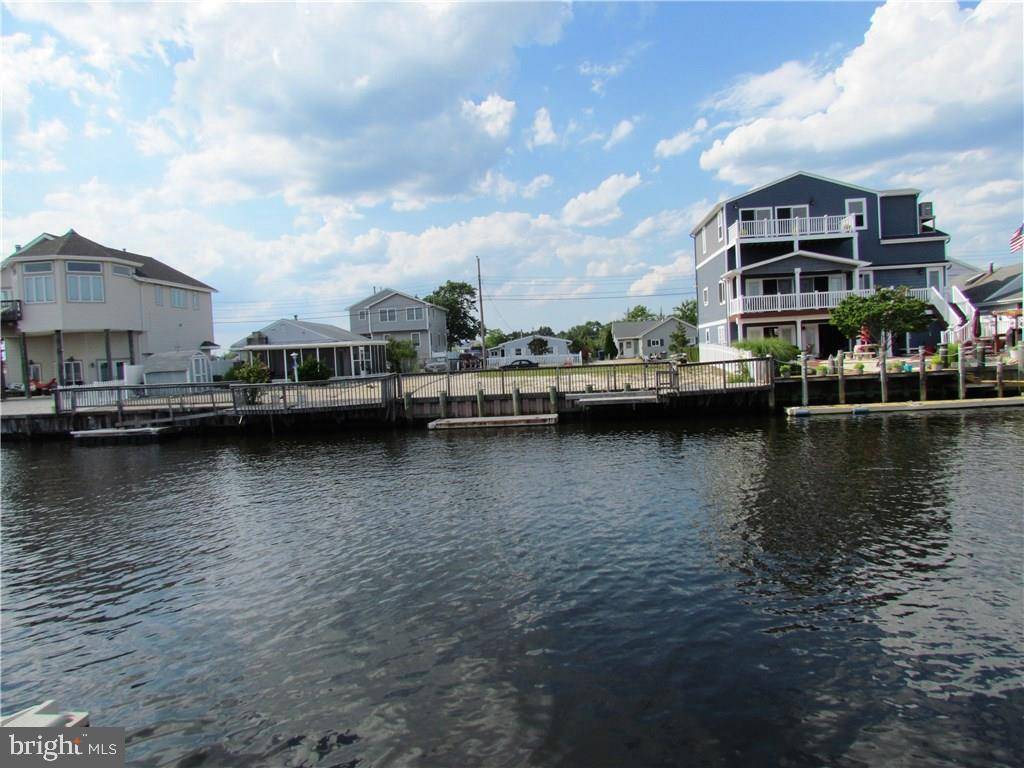 Tuckerton, NJ 08087,21 LAKE SAINT CLAIR DR