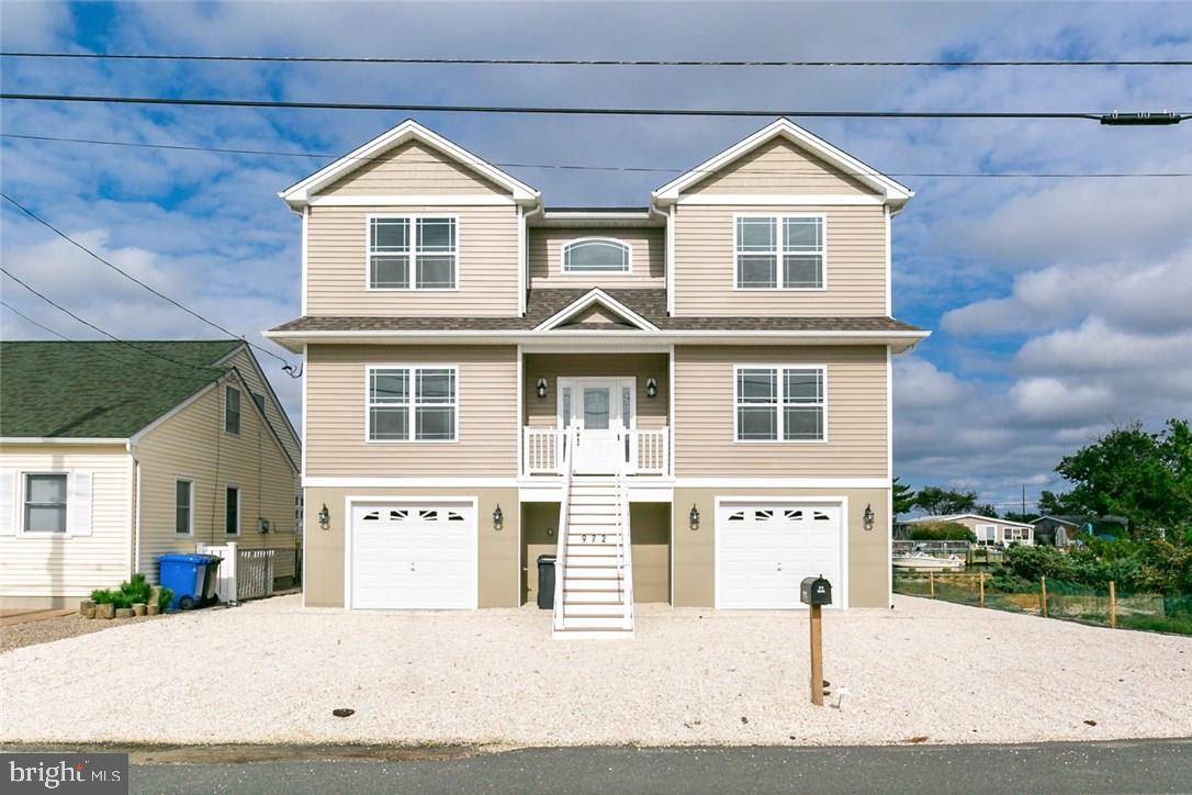 Manahawkin, NJ 08050,972 JENNIFER LN