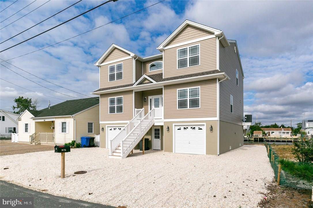 Manahawkin, NJ 08050,972 JENNIFER LN