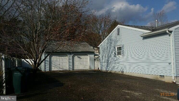 Tuckerton, NJ 08087,3 LAUREL LN