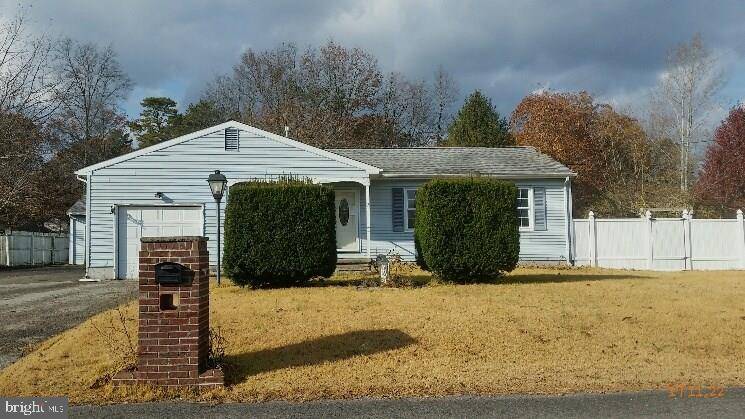 Tuckerton, NJ 08087,3 LAUREL LN