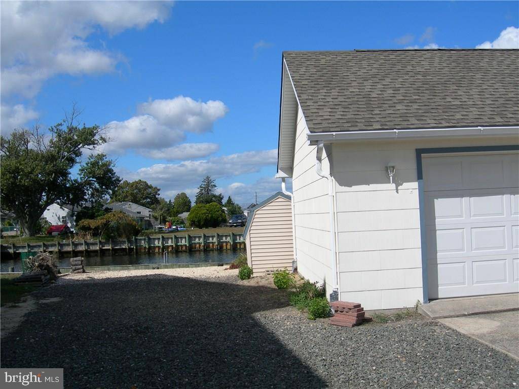 Tuckerton, NJ 08087,9 TILLER CT