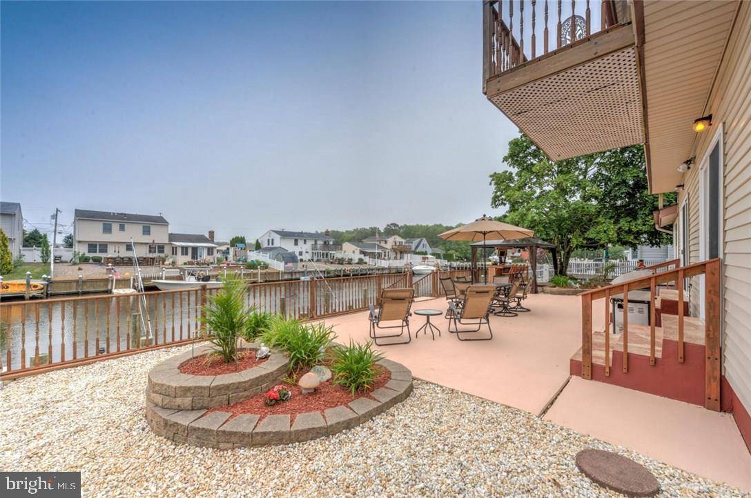 Lanoka Harbor, NJ 08734,409 ELIZABETH CT