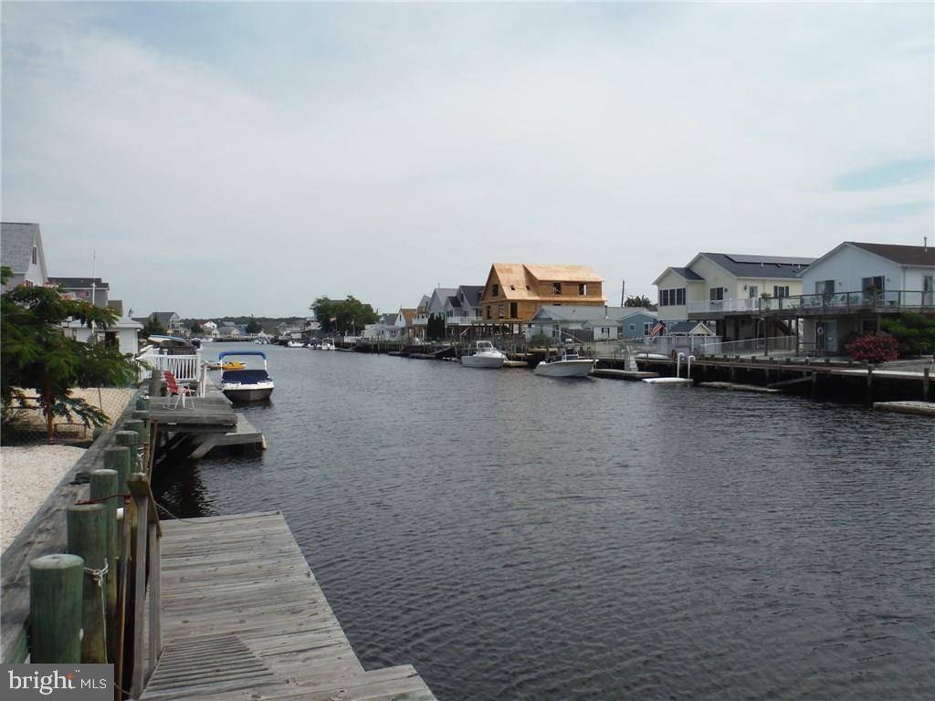 Tuckerton, NJ 08087,110 N ENSIGN DR