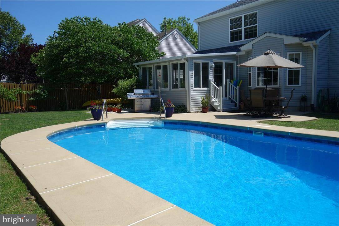 Barnegat, NJ 08005,5 HERKIMER CT