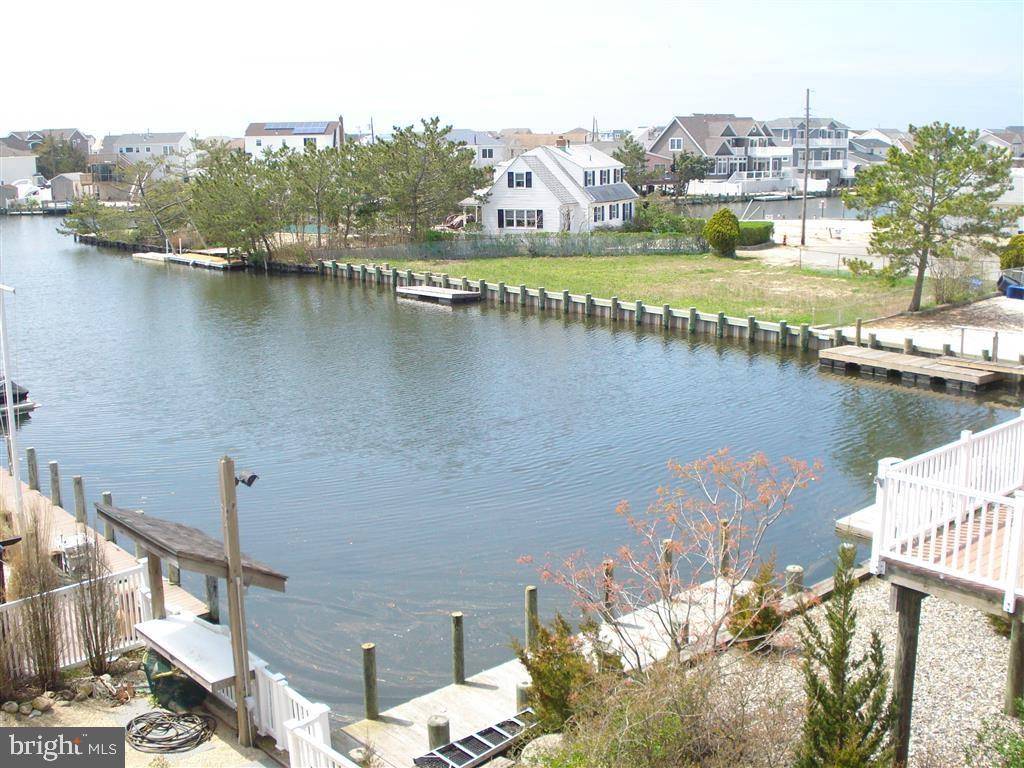 Manahawkin, NJ 08050,1221 JENNIFER LN