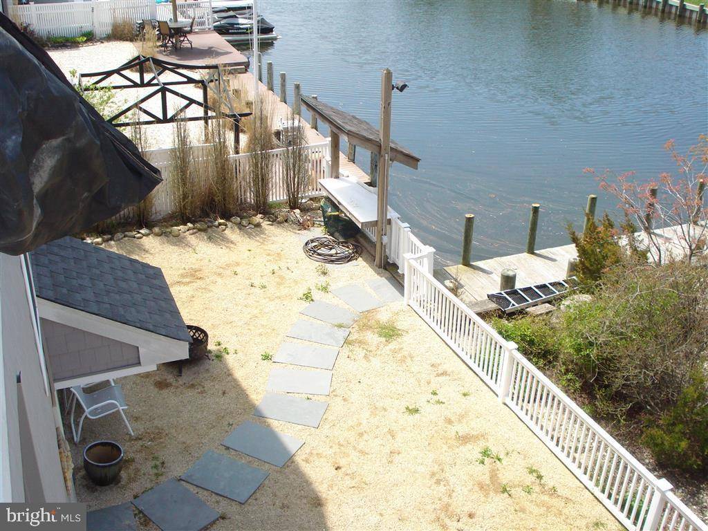 Manahawkin, NJ 08050,1221 JENNIFER LN