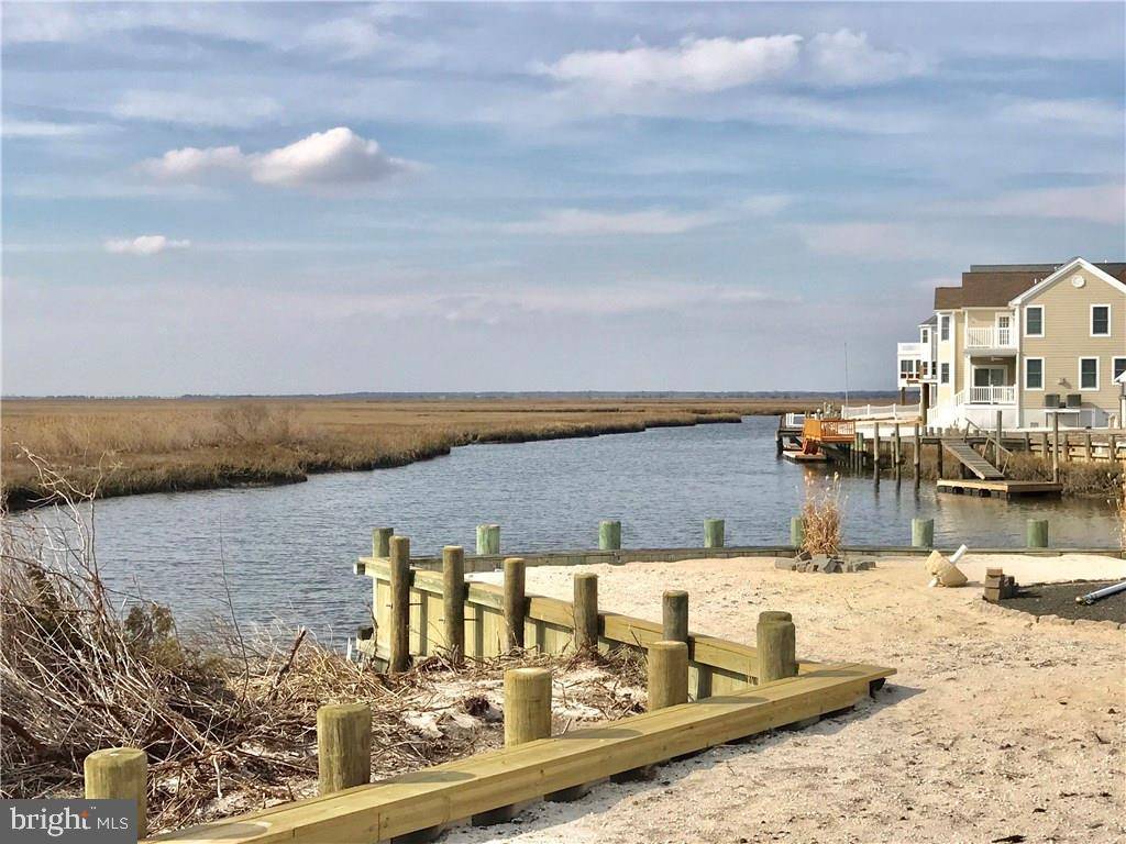 Tuckerton, NJ 08087,730 TWIN LAKES BLVD