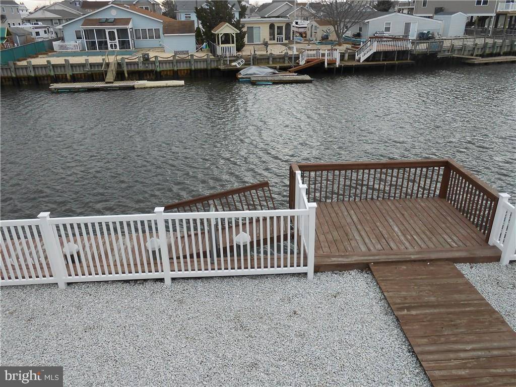 Tuckerton, NJ 08087,120 SAIL DR E