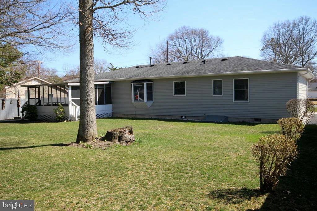 Lanoka Harbor, NJ 08734,204 HEMLOCK DR