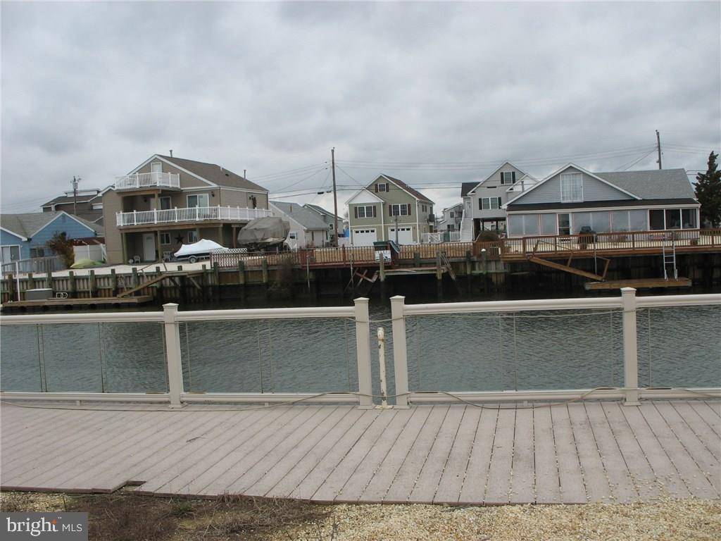 Tuckerton, NJ 08087,142 S CAPTAINS DR