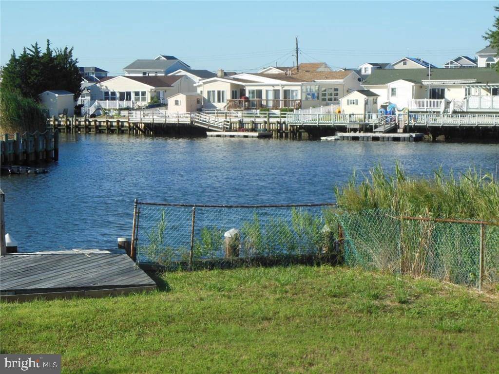 Tuckerton, NJ 08087,127 E NAVASINK DR