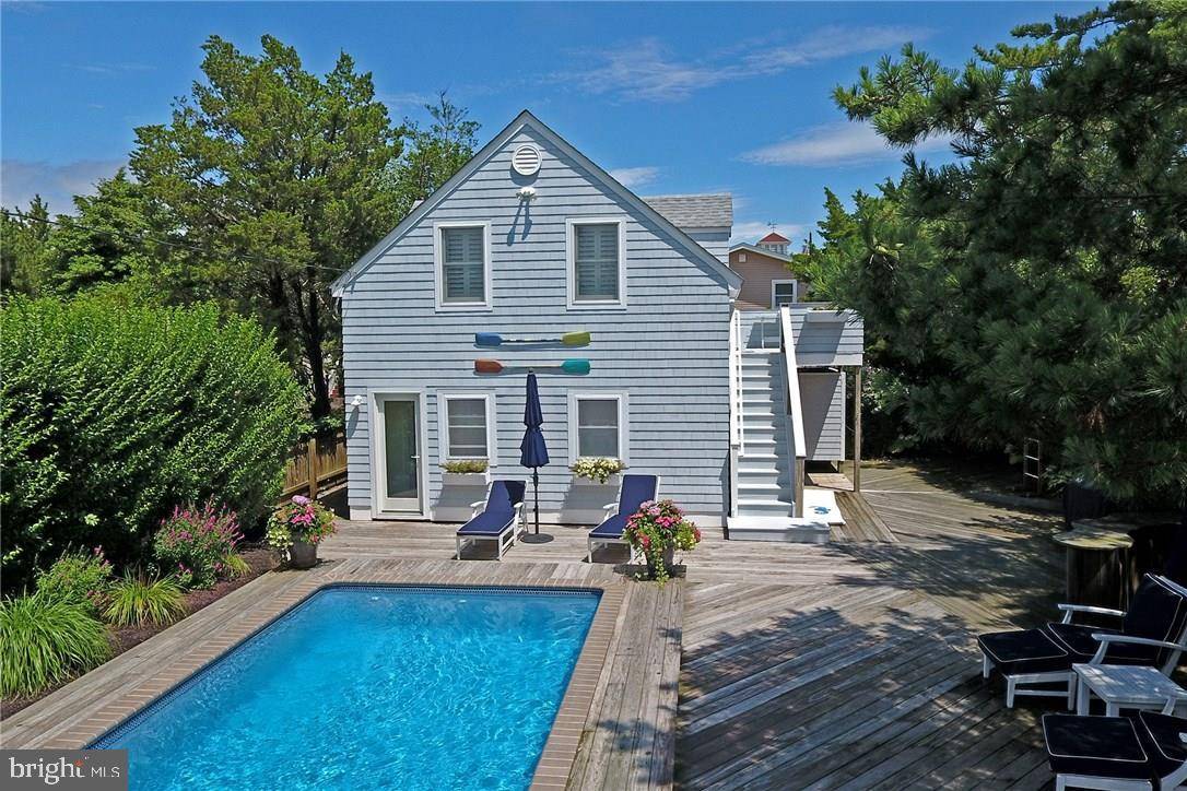 Barnegat Light, NJ 08006,6 E 8TH ST