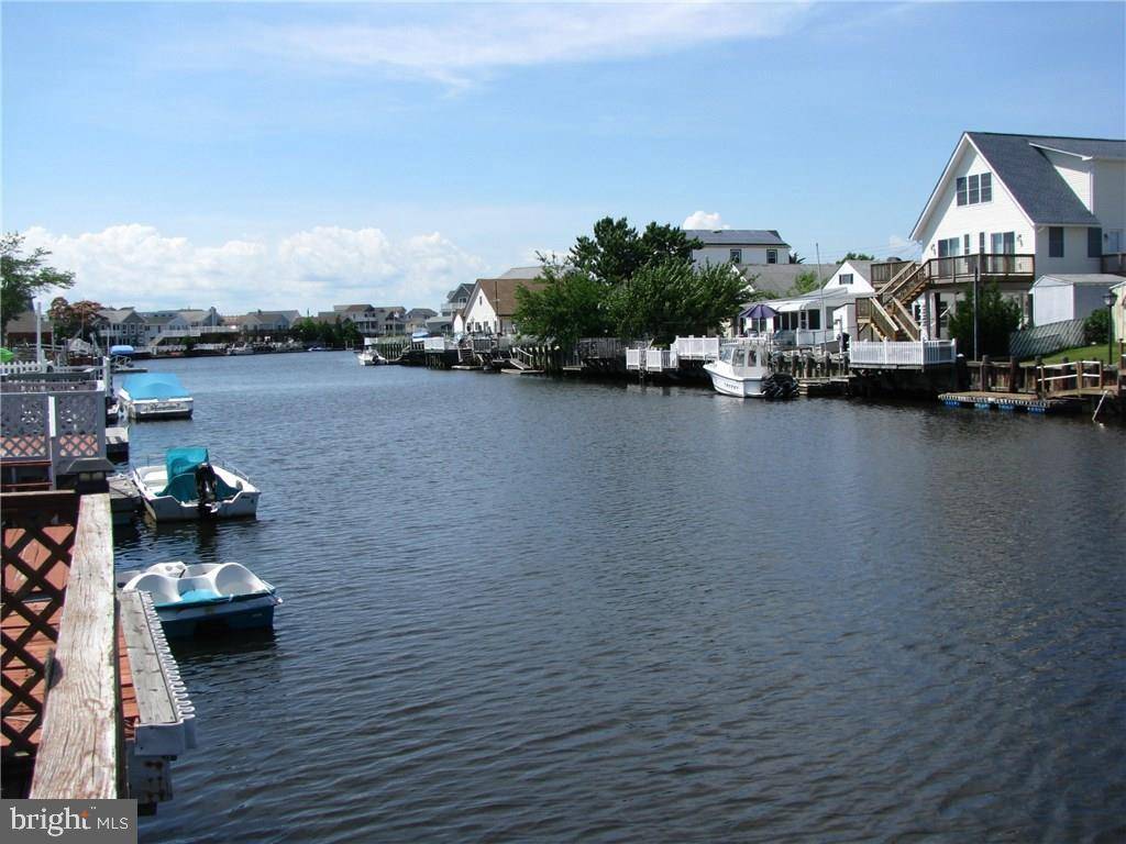 Tuckerton, NJ 08087,16 W THAMES RD