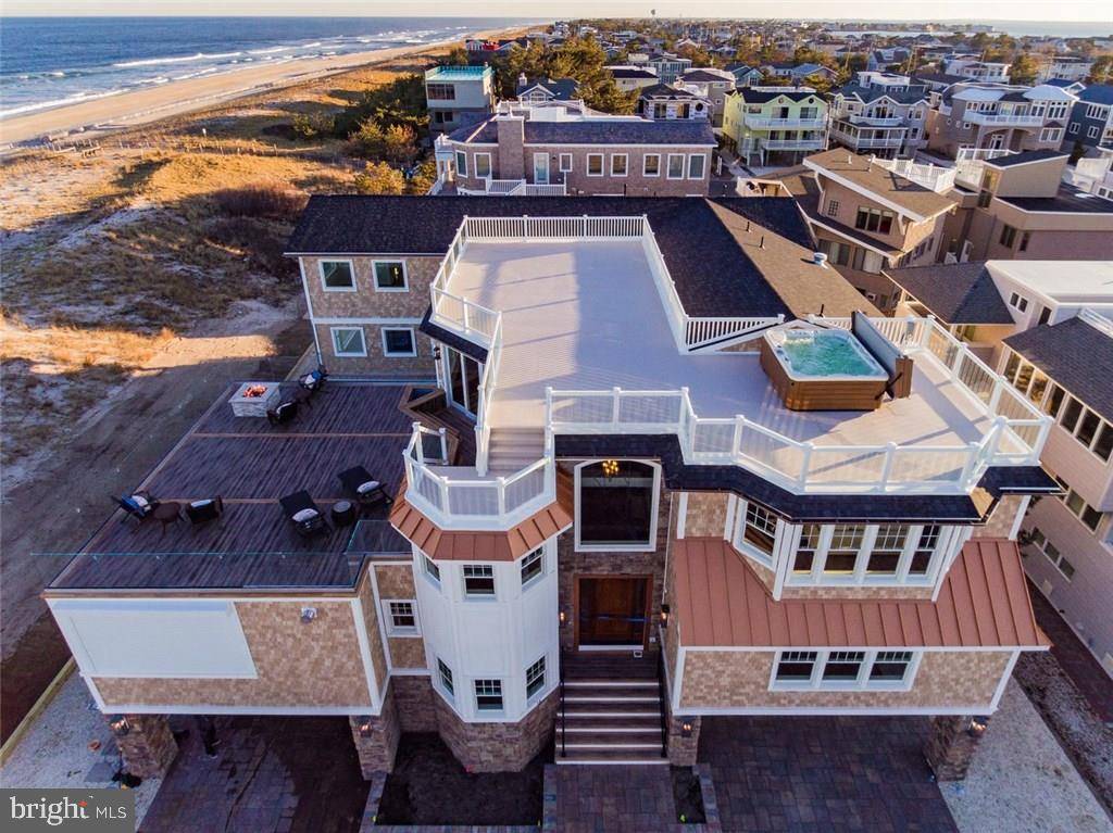 Harvey Cedars, NJ 08008,12 86TH ST E