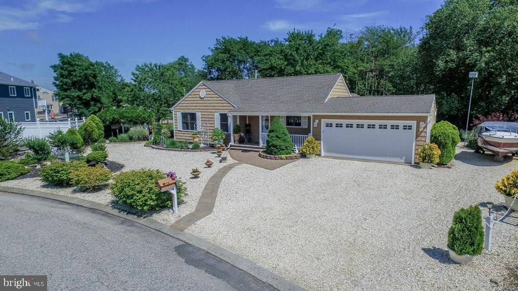 Manahawkin, NJ 08050,37 ASPEN LN