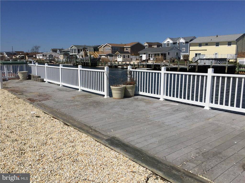 Tuckerton, NJ 08087,121 E SUSQUEHANNA DR