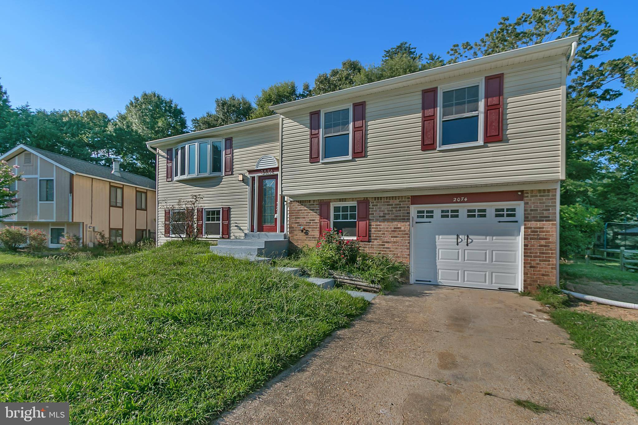 Waldorf, MD 20602,2074 CHARING CROSS CT