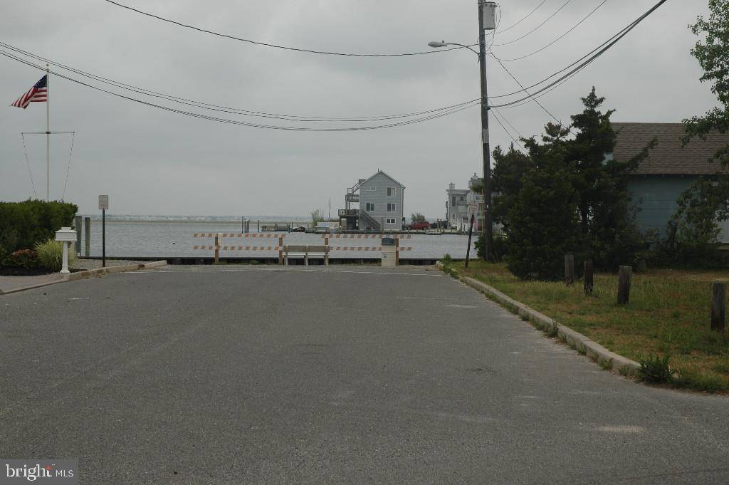 Ship Bottom, NJ 08008,303 21ST ST W