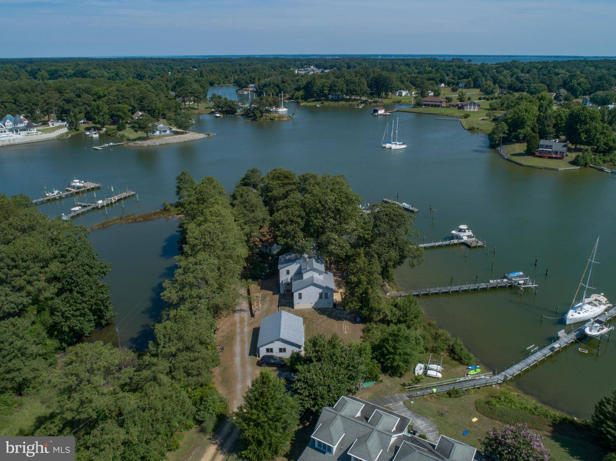 Deltaville, VA 23043,122 SUNRISE PT