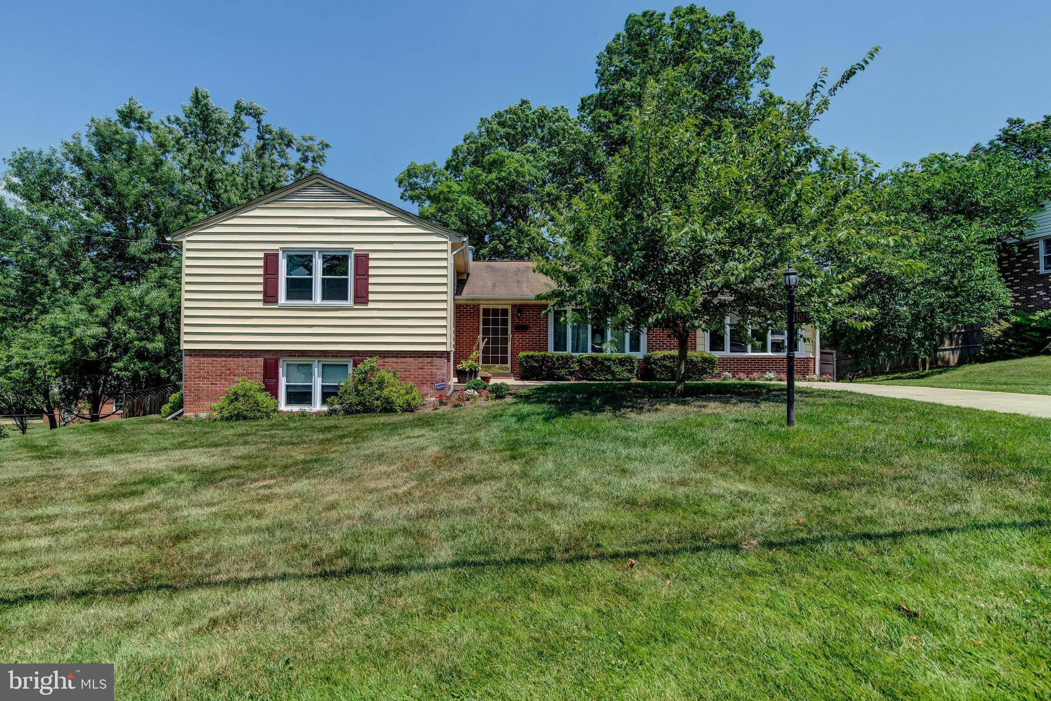 Lanham, MD 20706,7302 LOIS LN