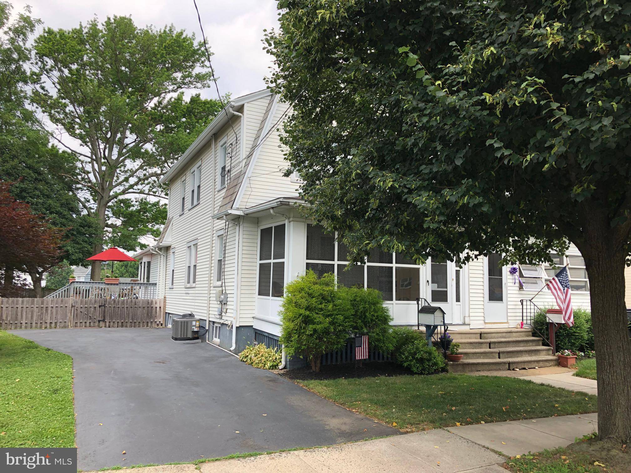 Bordentown, NJ 08505,23 E UNION ST