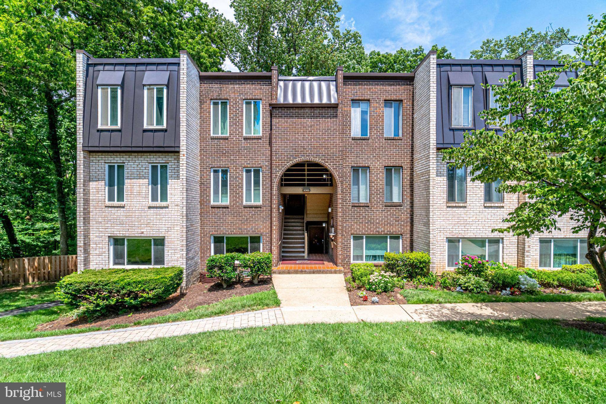 Arlington, VA 22204,5065 7TH RD S #101