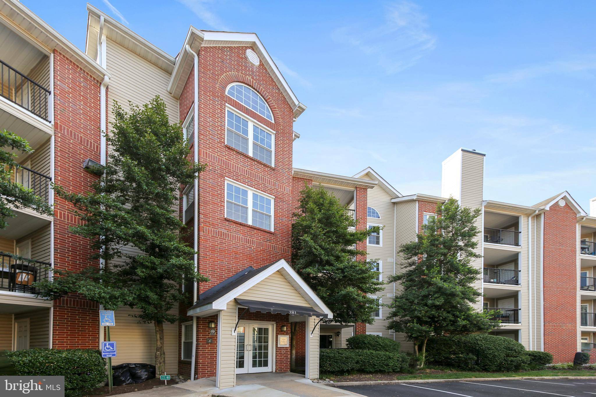 Alexandria, VA 22302,3313 WYNDHAM CIR #3209