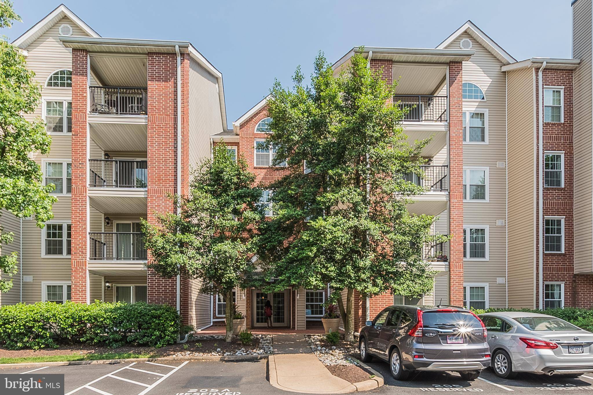 Alexandria, VA 22302,3311 WYNDHAM CIR #4194