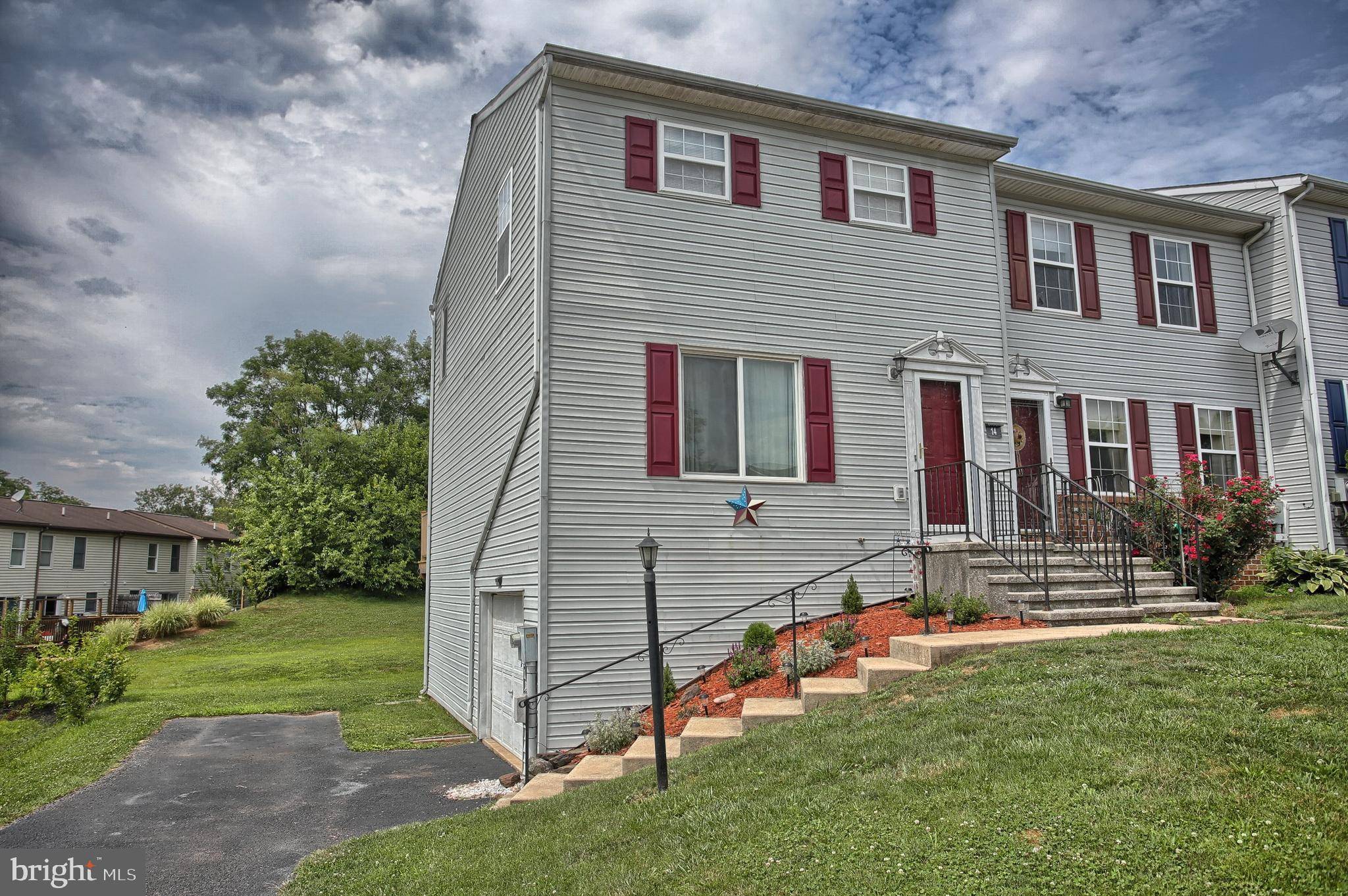 Etters, PA 17319,14 RED BARBERRY DR