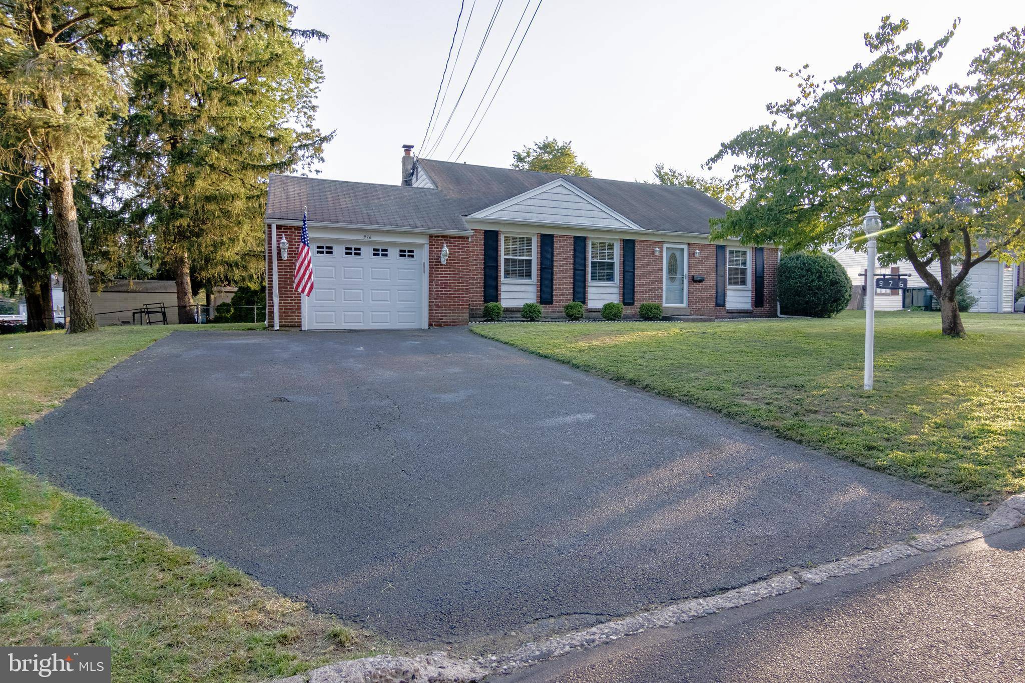 Southampton, PA 18966,976 WOODBOURNE DR