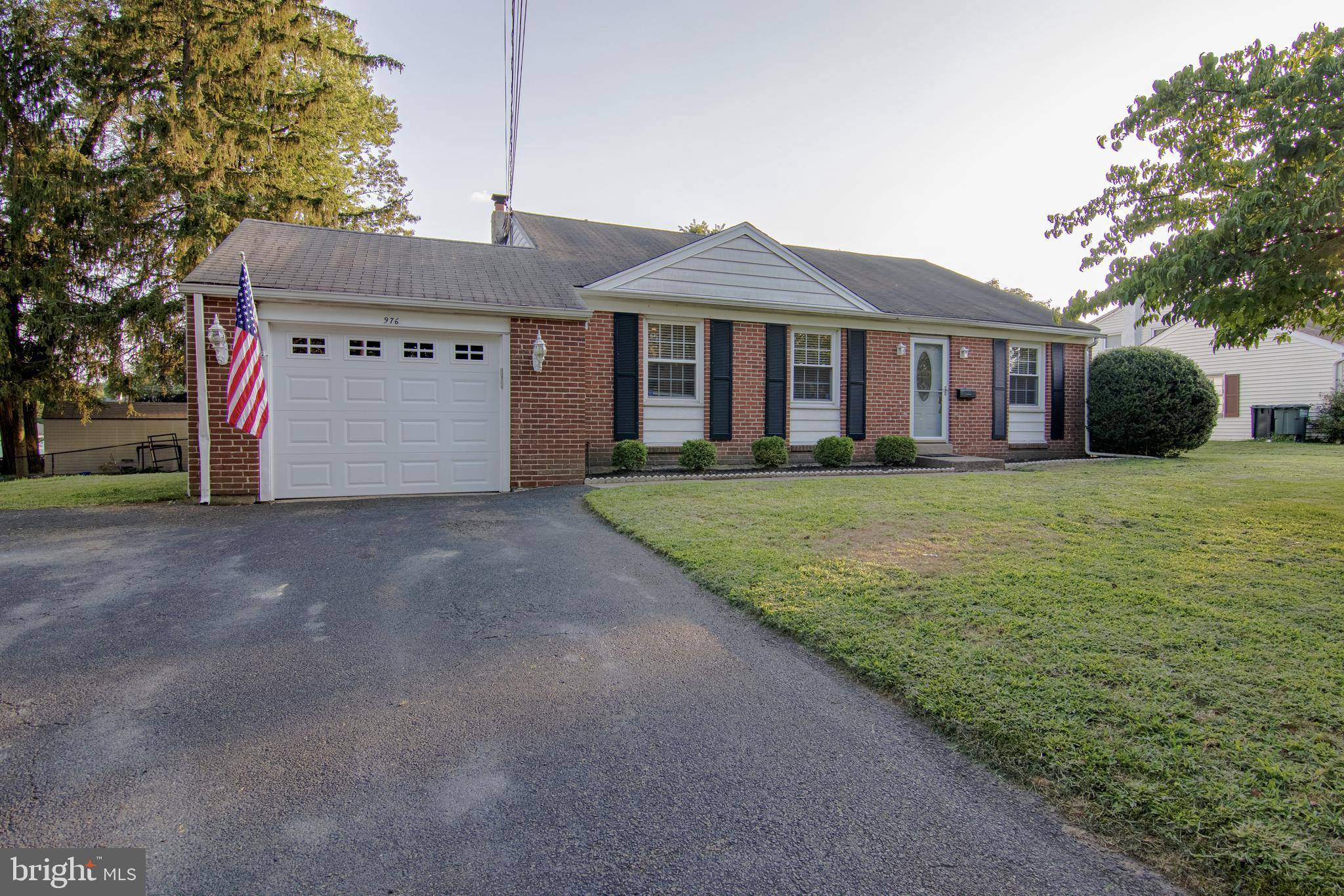 Southampton, PA 18966,976 WOODBOURNE DR