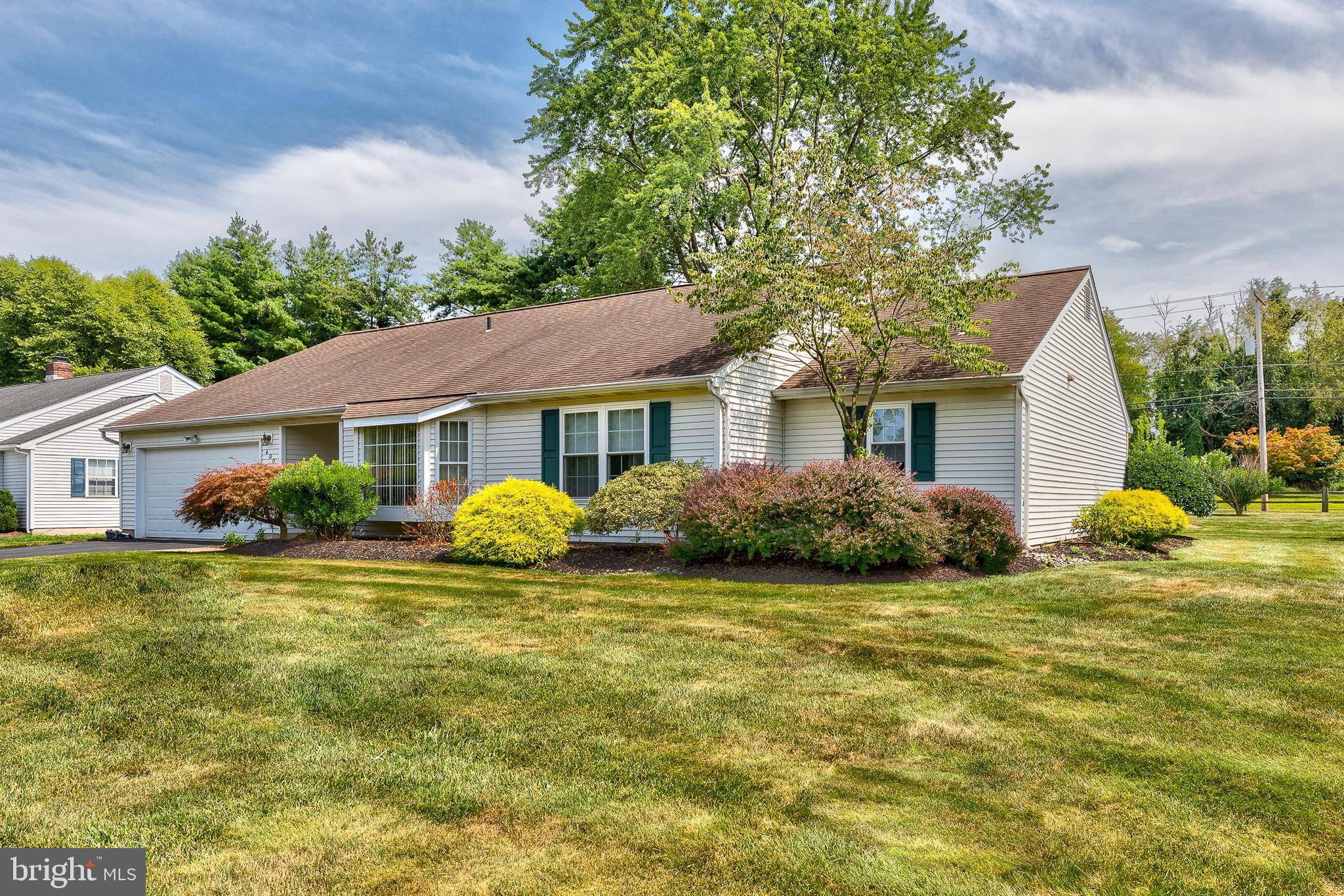 Yardley, PA 19067,400 LENAPE LN