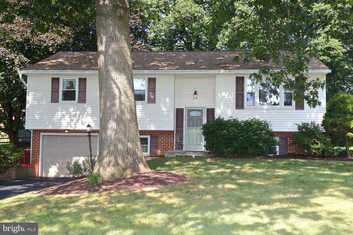 Willow Street, PA 17584,111 HAWTHORNE CIR