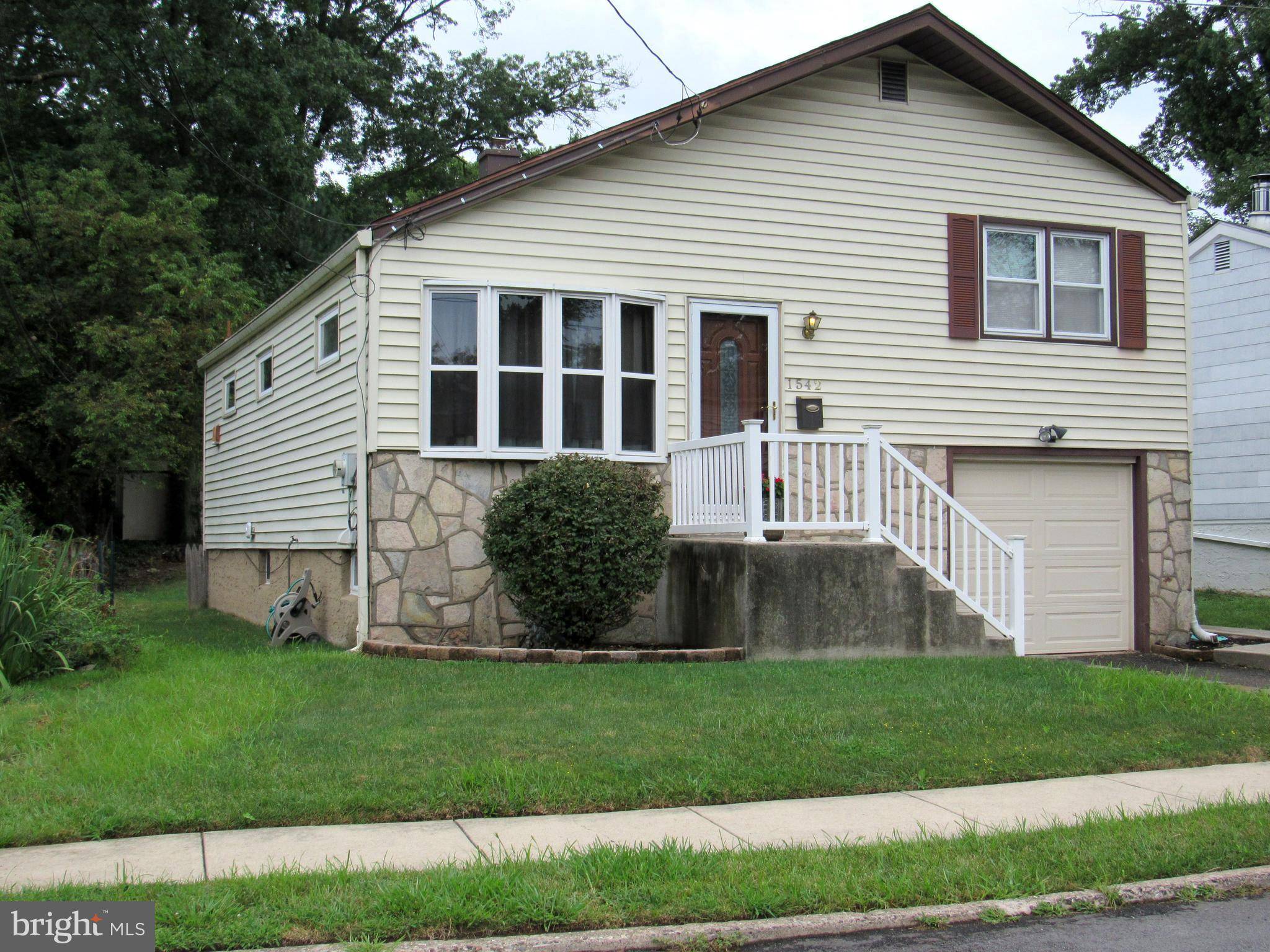 Abington, PA 19001,1542 LUKENS AVE