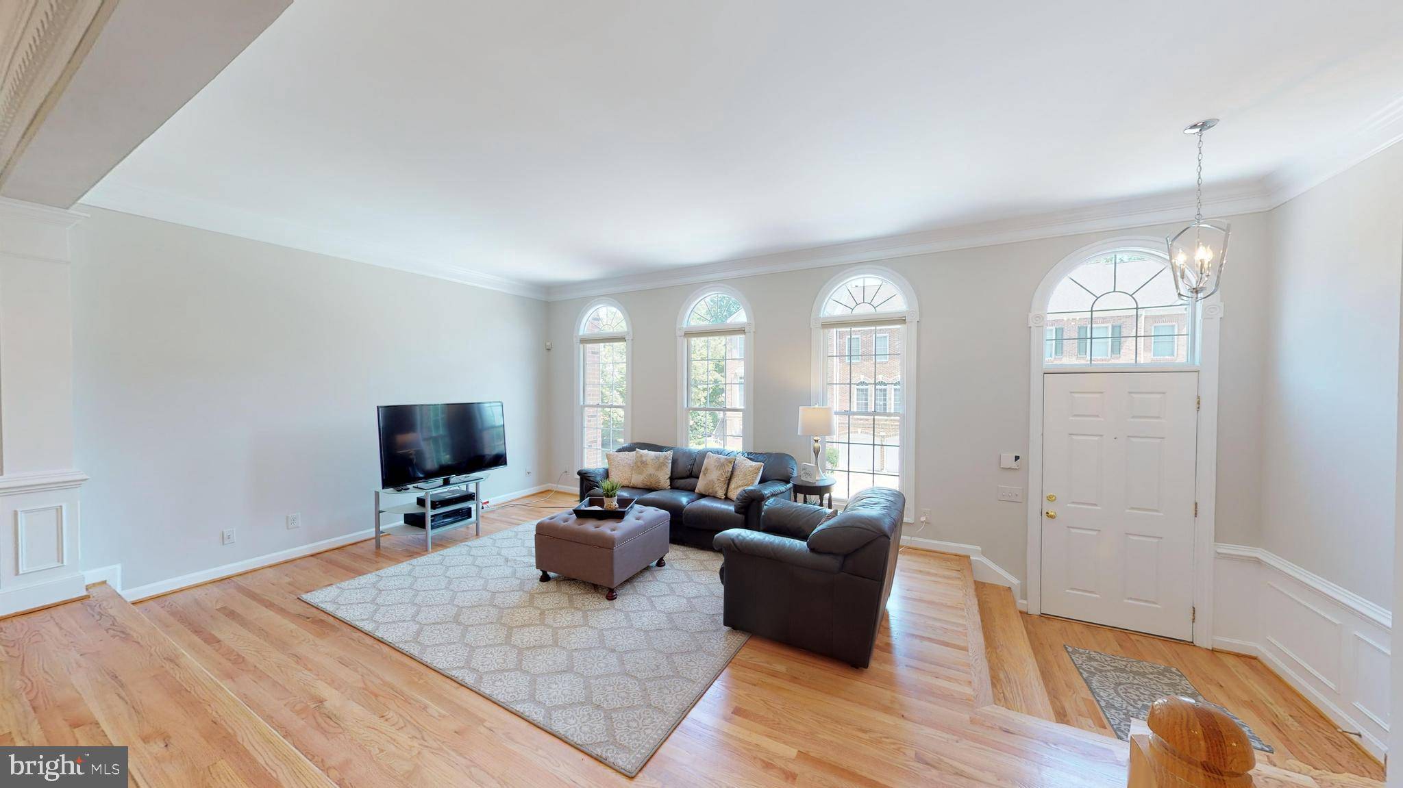 Vienna, VA 22181,9555 LAGERSFIELD CIR