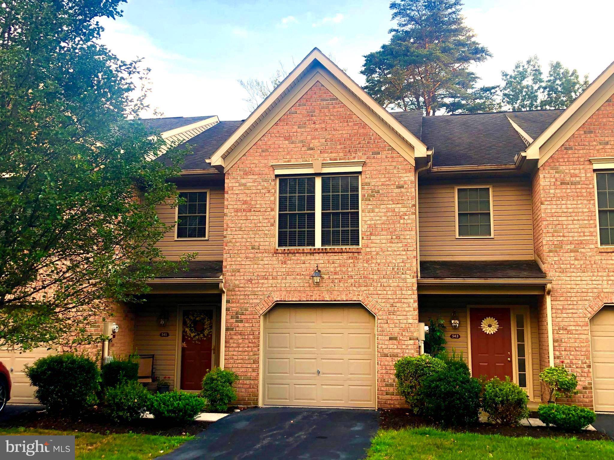 Harrisburg, PA 17110,541 POND VIEW CT