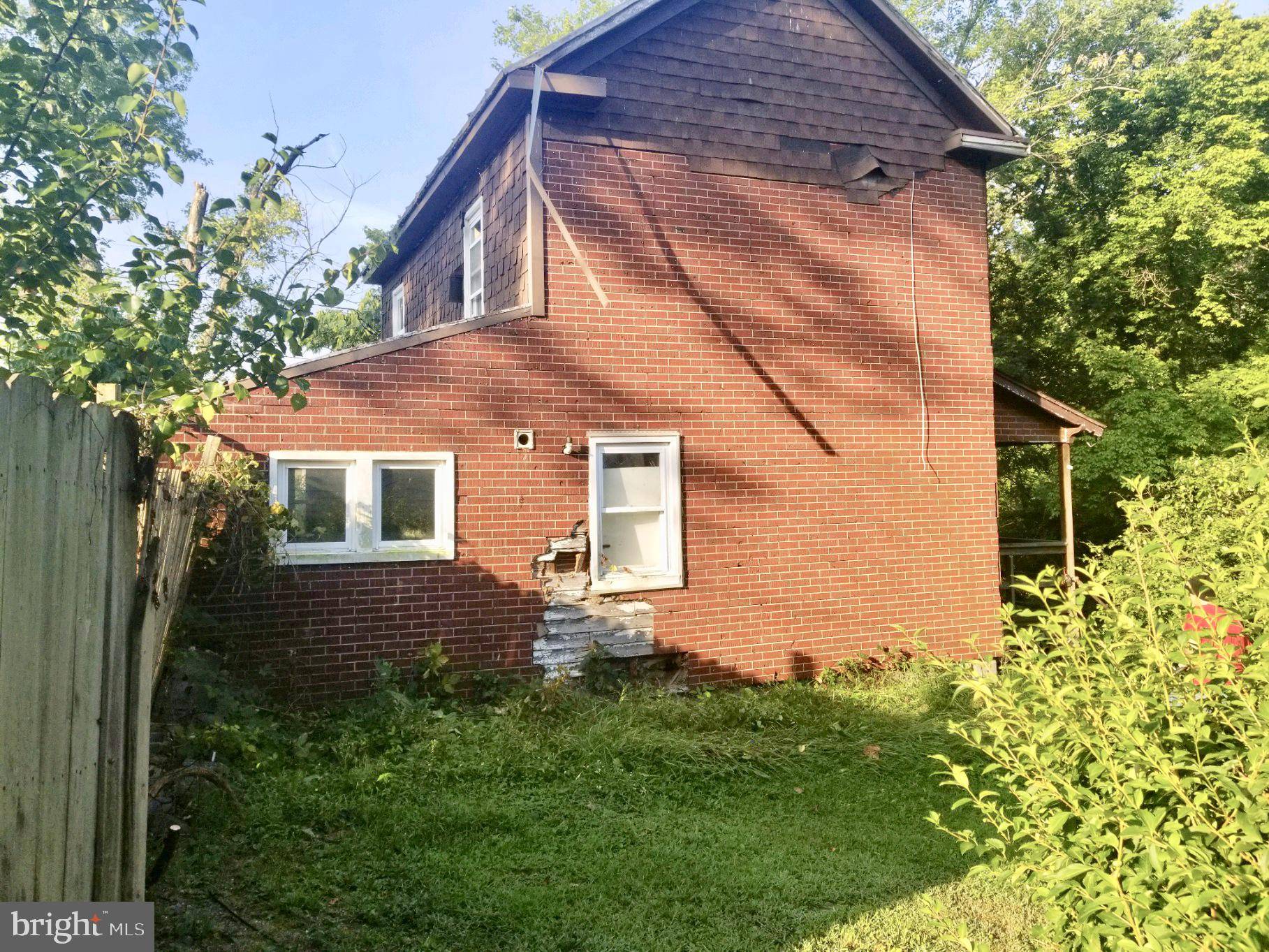 Berkeley Springs, WV 25411,99 JAMES ST