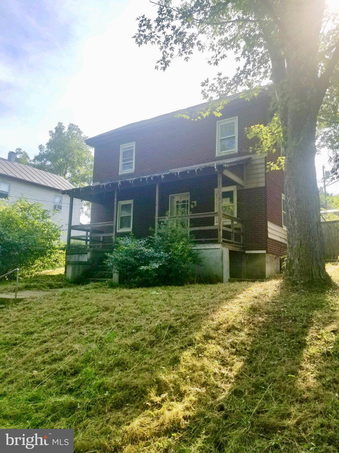 Berkeley Springs, WV 25411,99 JAMES ST