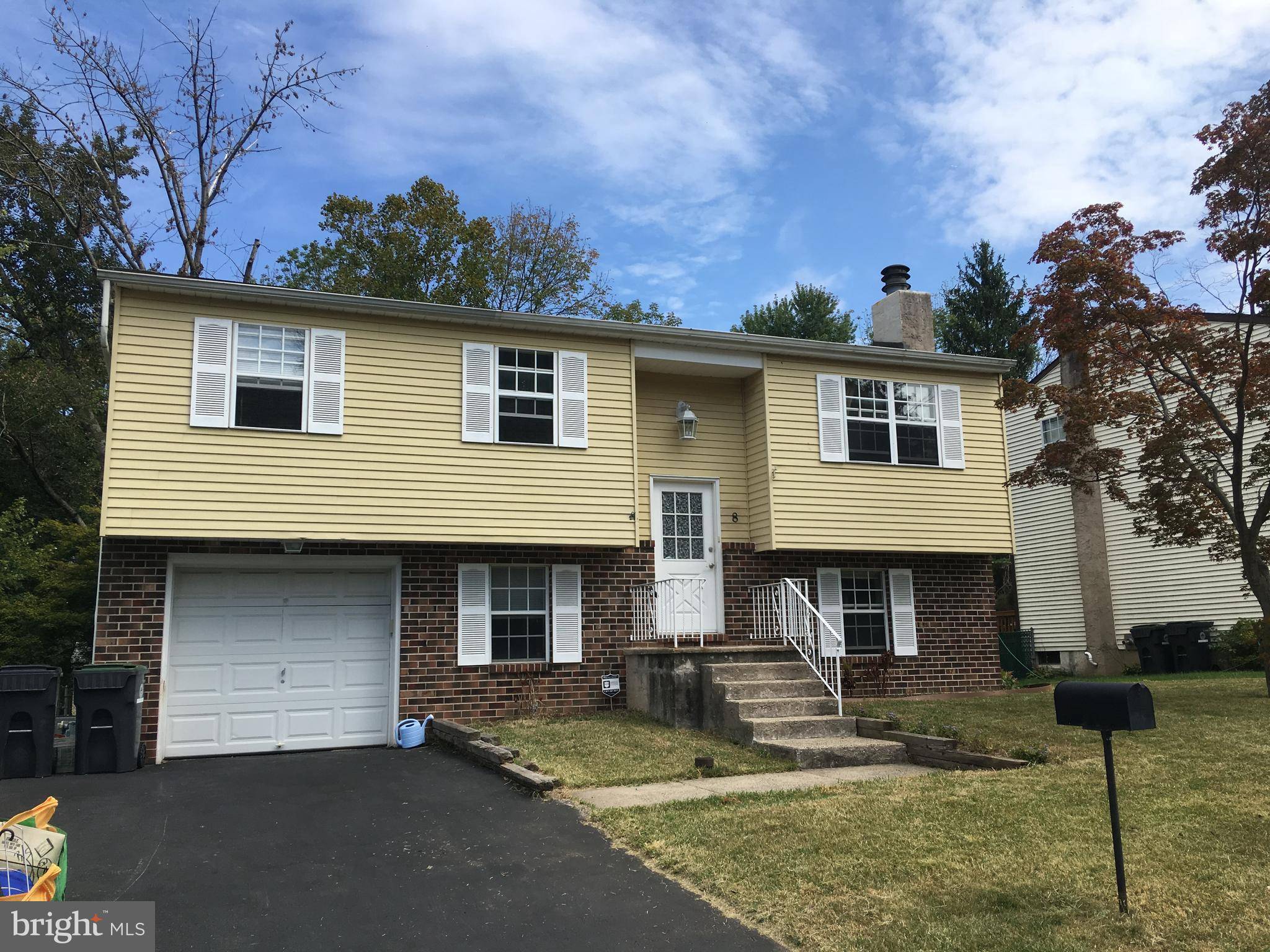 Phoenixville, PA 19460,8 DIANNA DR