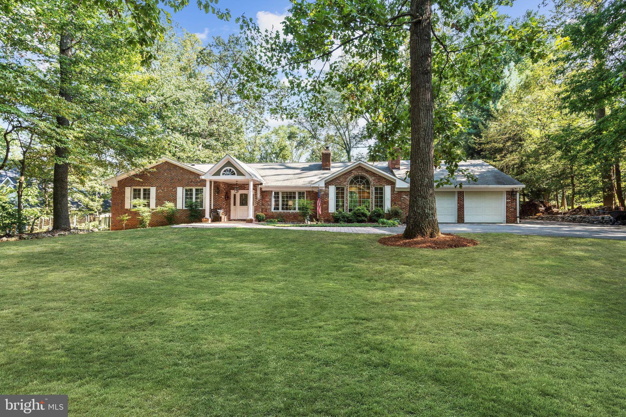 Mclean, VA 22102,8643 OVERLOOK ROAD