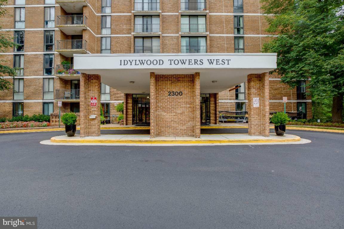 Falls Church, VA 22043,2300 PIMMIT DR #605