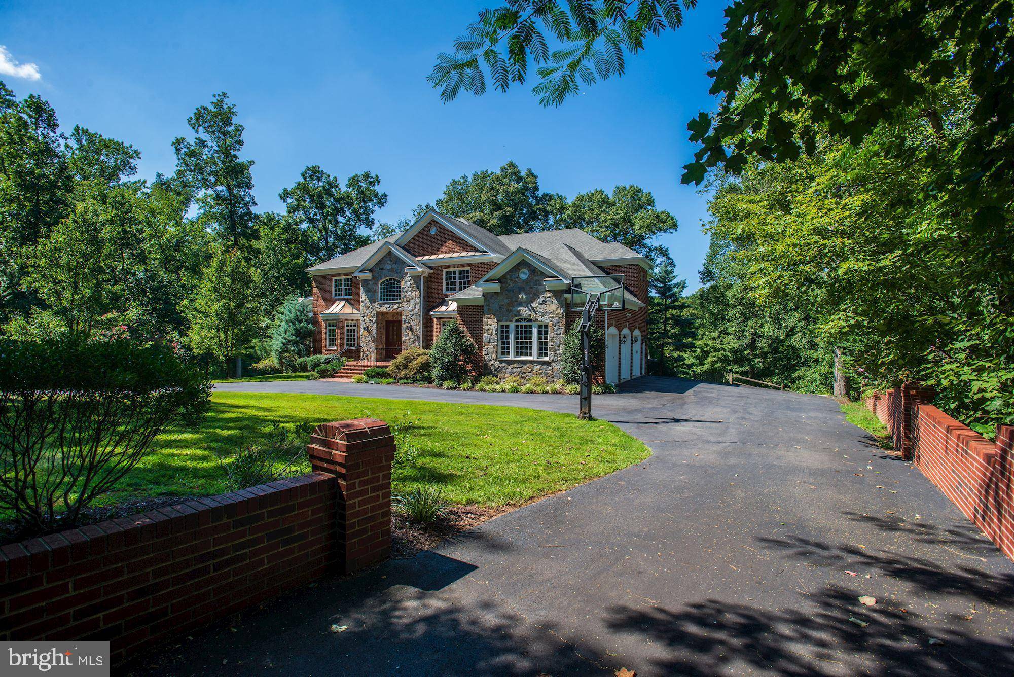 Mclean, VA 22102,8710 OVERLOOK RD