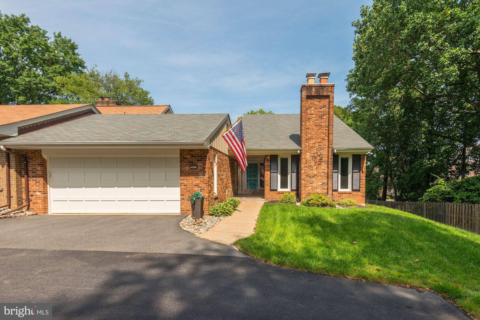 Oakton, VA 22124,2825 OAKTON MANOR CT