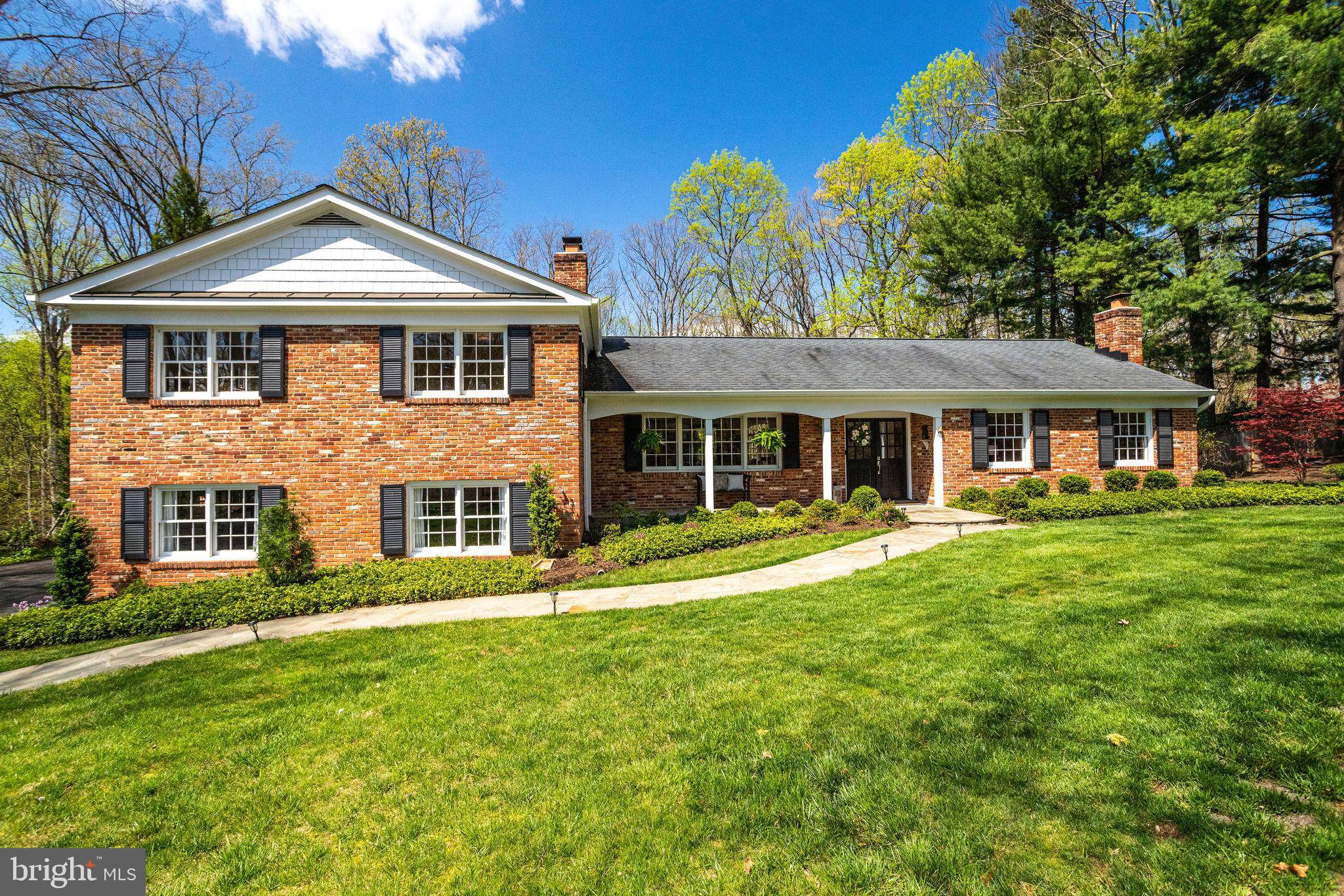 Mclean, VA 22102,1224 DALEVIEW DR