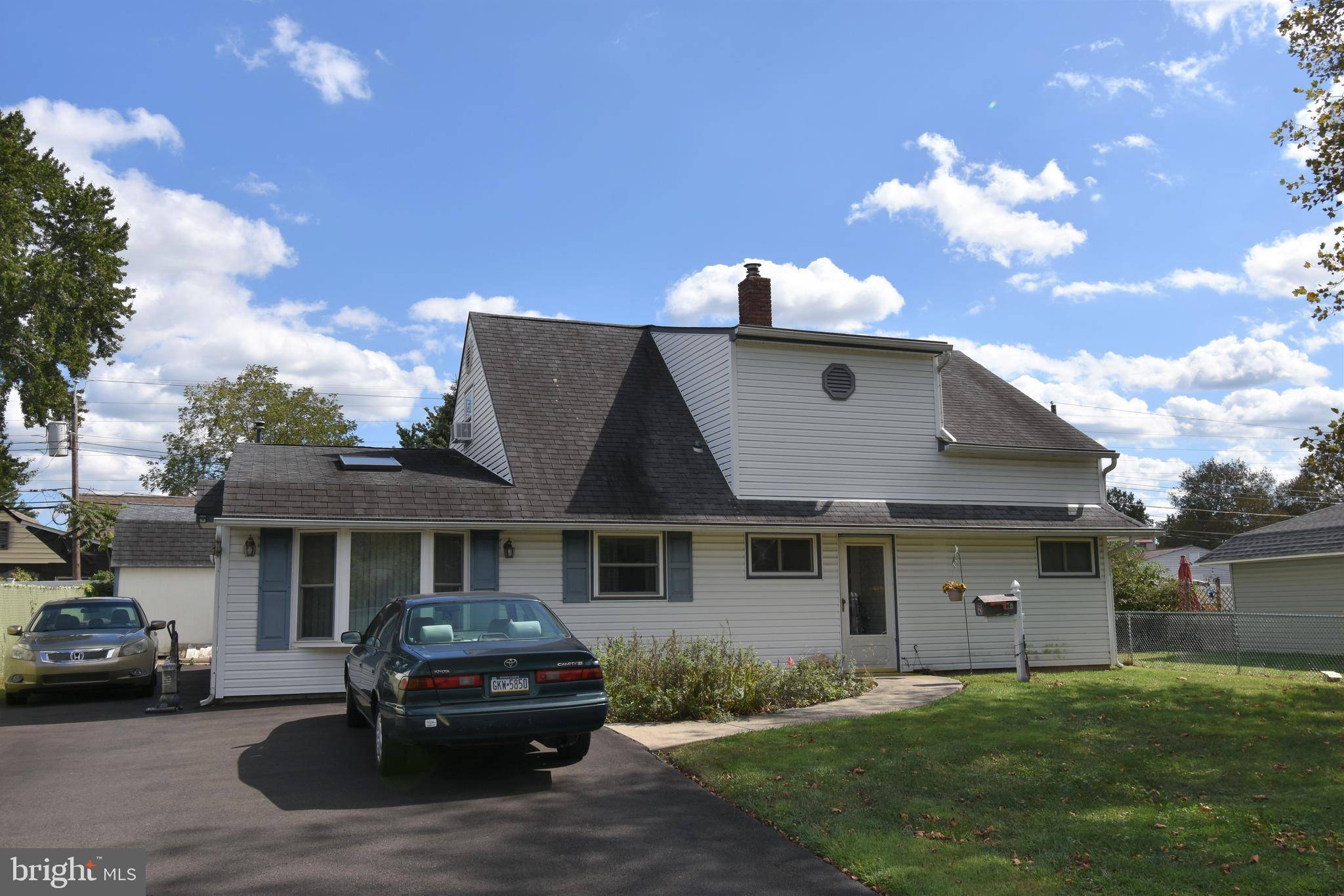 Levittown, PA 19055,10 CLOVER LN